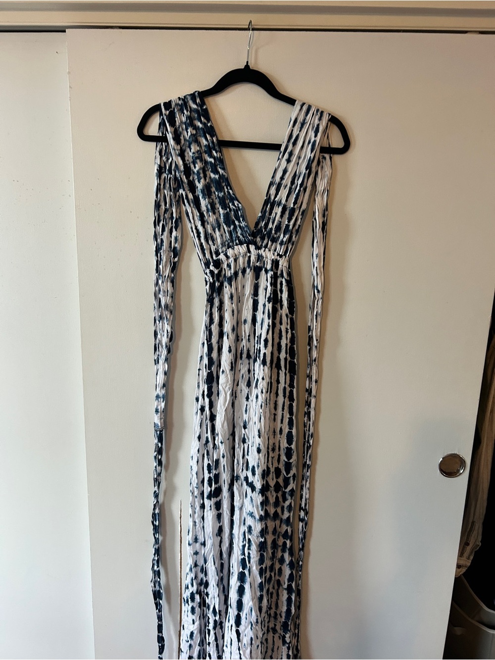 Sleeveless Tie-Dye V-Neck Maxi Dress in Navy and White